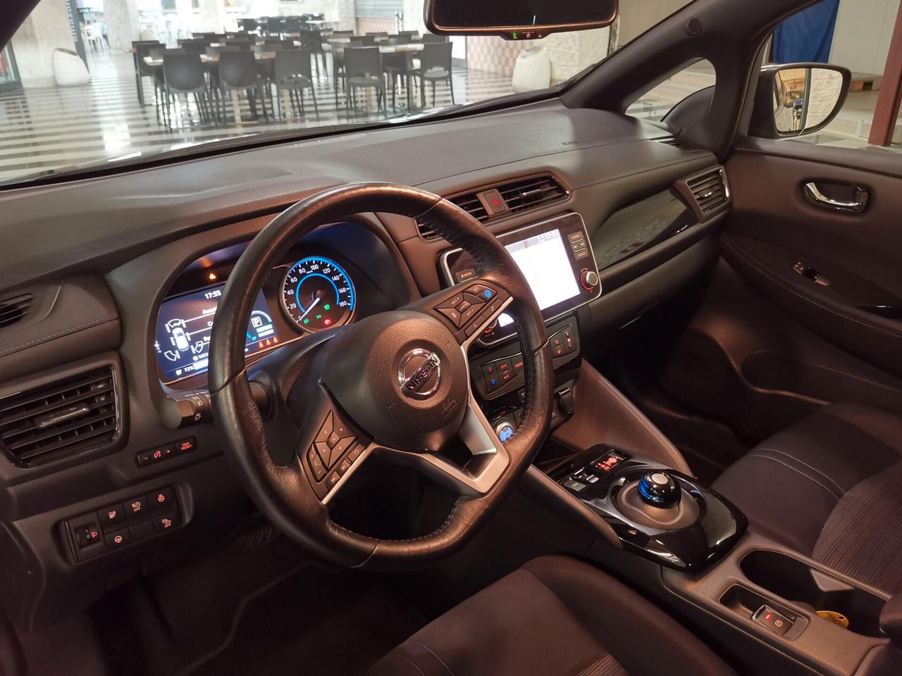 Nissan Leaf N-Connecta 40 kWh 06/2021