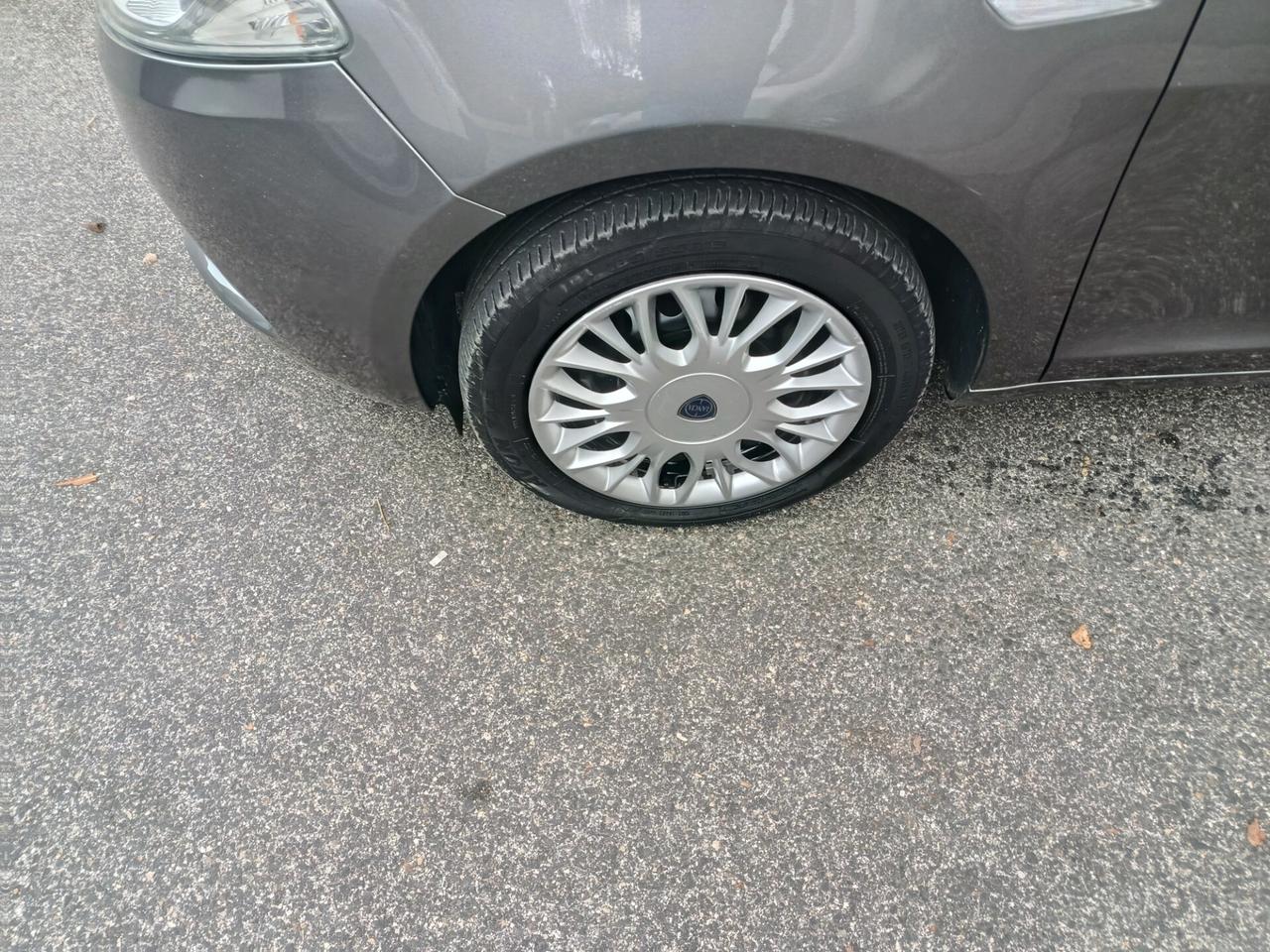 Lancia Ypsilon 1.2 69 CV 5 porte GPL Ecochic Gold