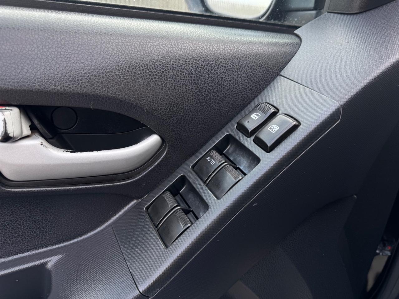 Isuzu D-Max 2.5 Crew Cab Solar A/T 4WD