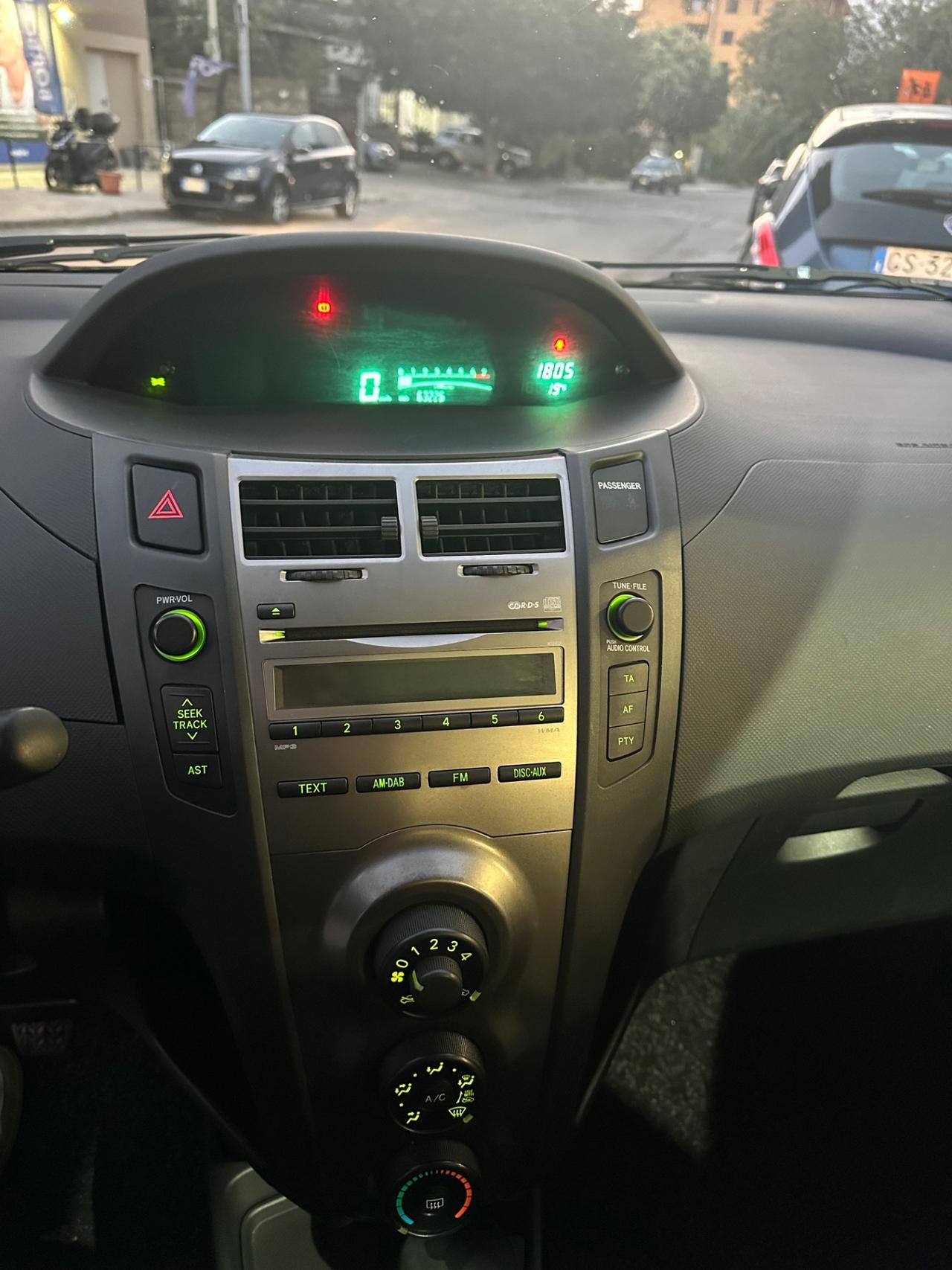 Toyota Yaris 1.0 5 porte Now