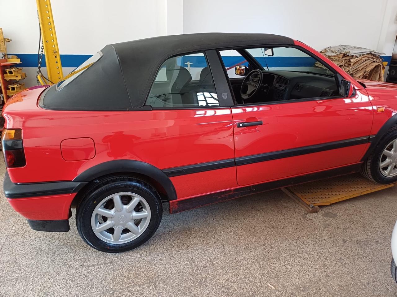 Volkswagen Golf Cabriolet 1.8 cat (75 CV) Basic