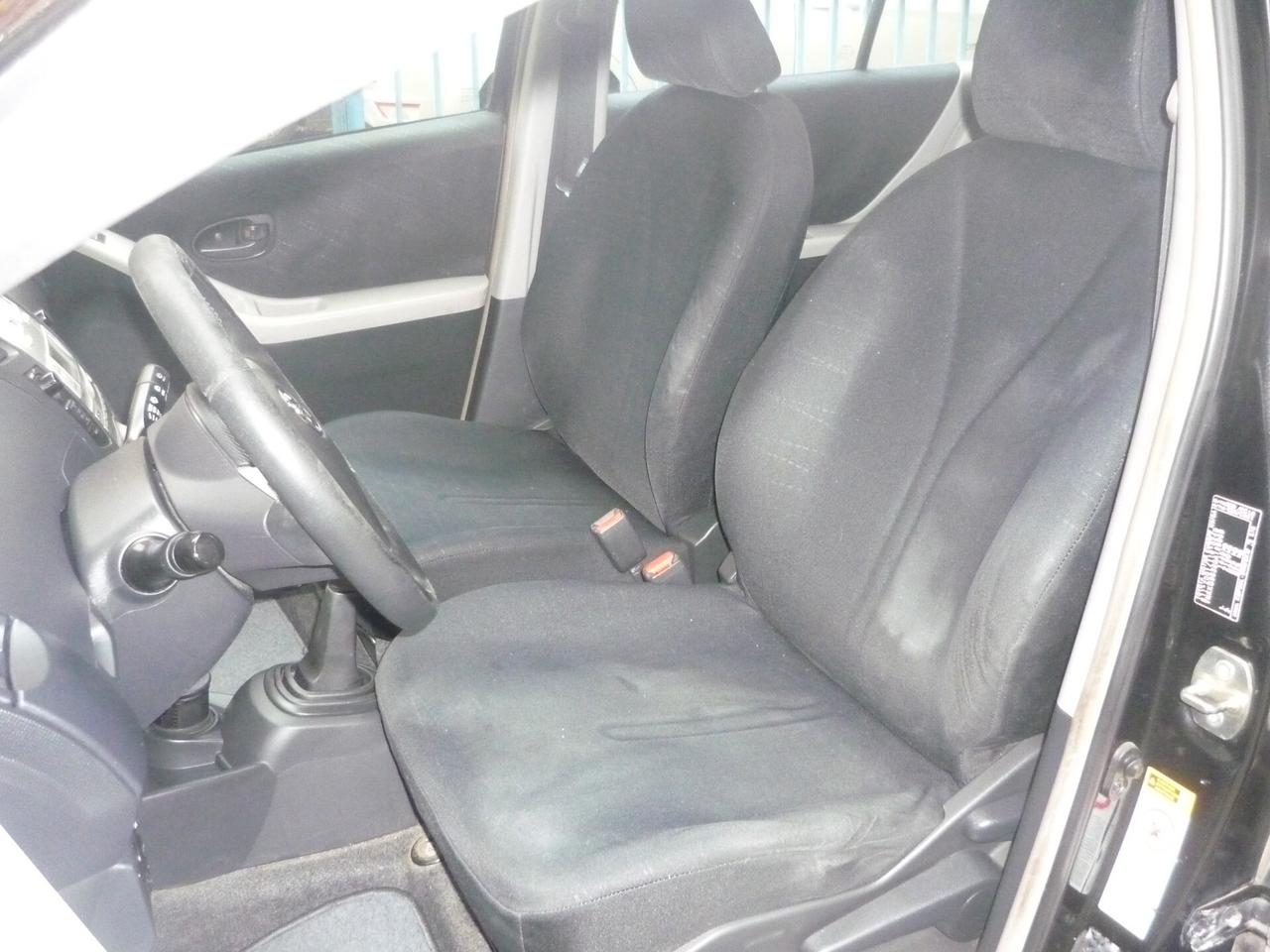 Toyota Yaris 1.0 5 porte Sol