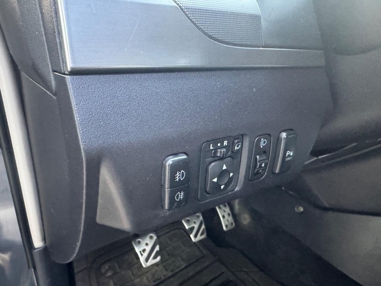 Mitsubishi Pajero 3.2 DI-D Autocarro Manuale Gancio traino