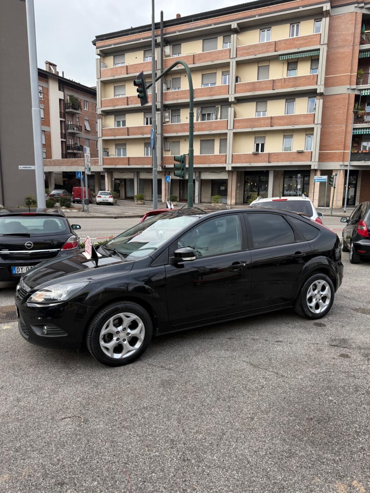 Ford Focus 1.6 (115CV) 5p. Bz.- GPL Titanium