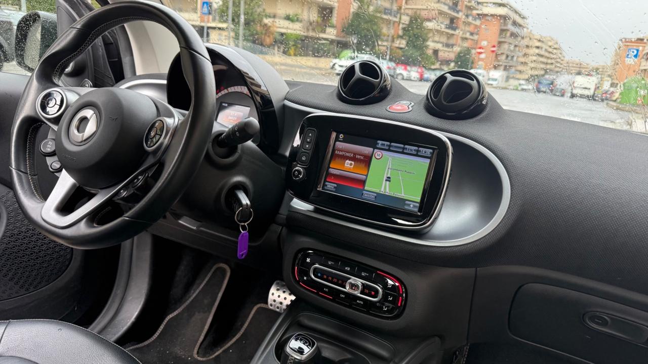 Smart ForTwo 90 0.9 Turbo BRABUS Style LED NAVI PELLE JBL CERCHI 17 SEDILI RISCALDATI PDC