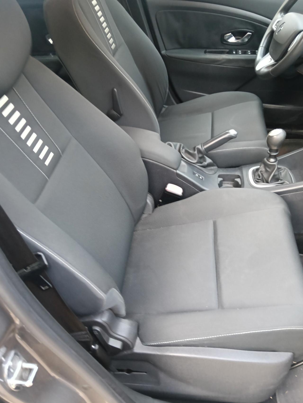 Renault Megane Mégane 1.5 dCi 110CV EDC SporTour Attractive