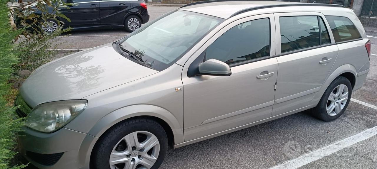 Opel Vivaro 9 posti