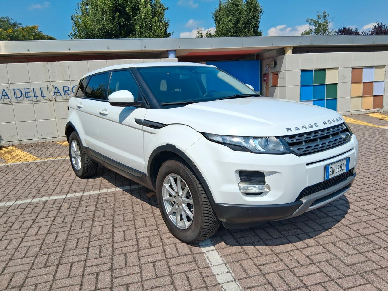 Land Rover Range Rover Evoque Range Rover Evoqu .CELL 320 147 1147 WUATSAPP 3276540940.e 2.2 Sd4 5p. Prestige