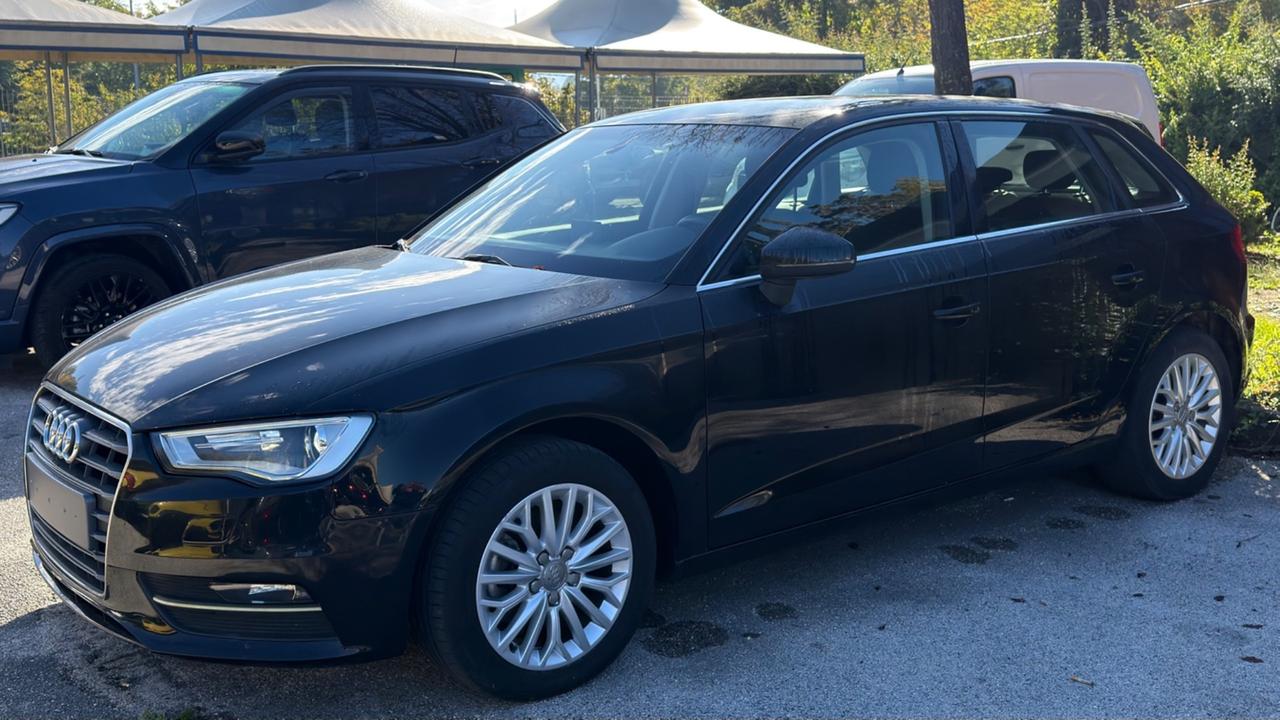 Audi A3 Cabrio 1.6 TDI clean diesel Ambiente