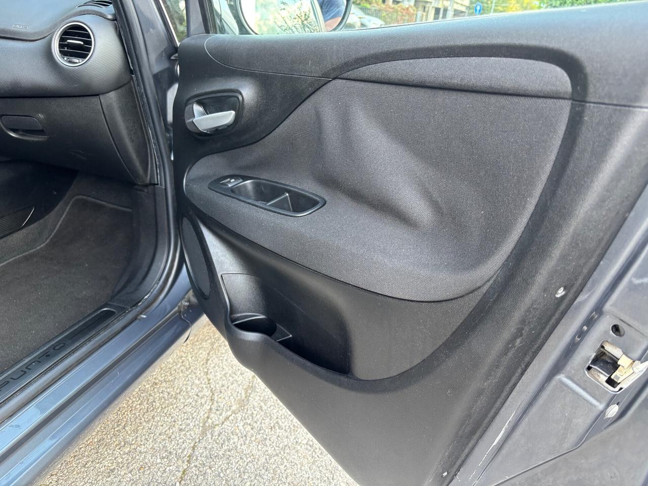 Fiat Punto 1.2 8V 5 porte Lounge OK Neopatentati