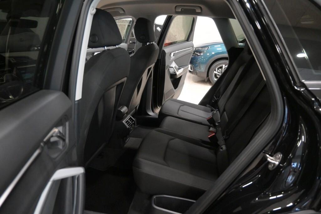 Audi Q3 35 TDI S tronic Business