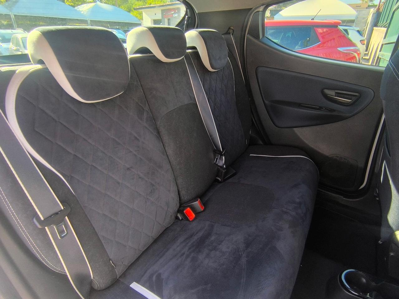 Lancia Ypsilon 1.3 MJT 16V 95 CV 5 porte S&S Gold