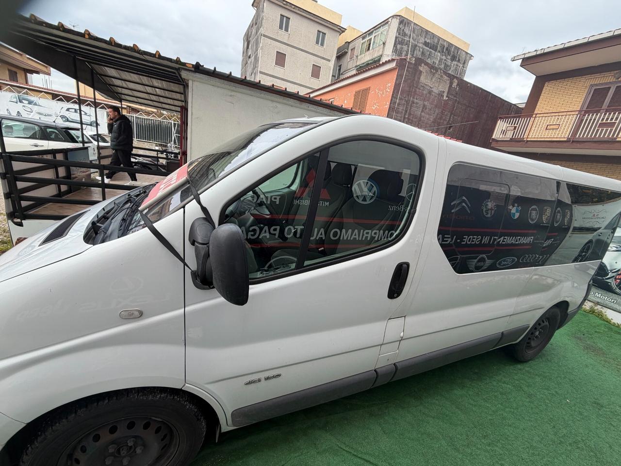 Renault Trafic 2008 2.0 dCi 9 POSTI LEGGI TUTTO!