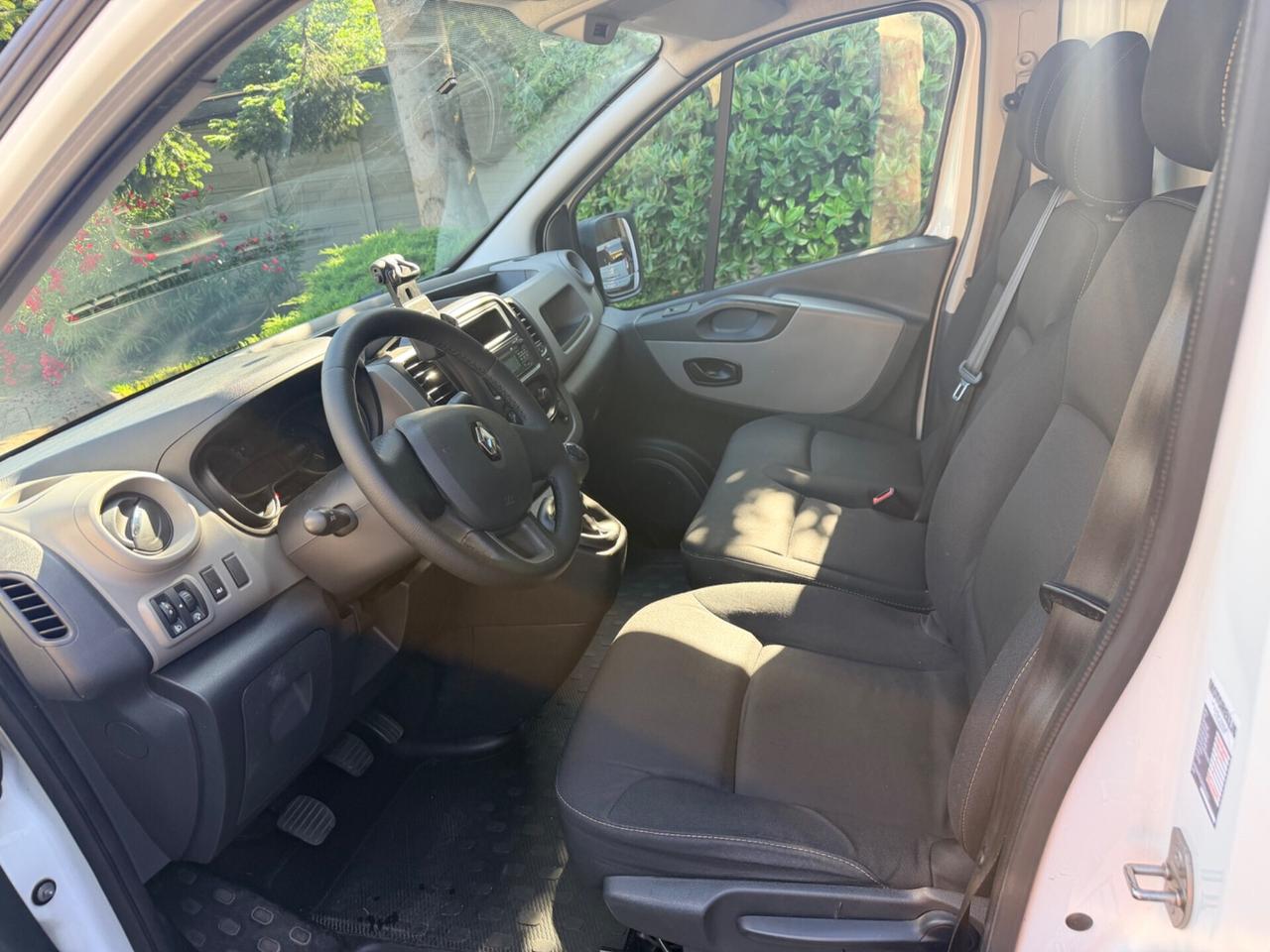 FURGONE RENAULT TRAFIC