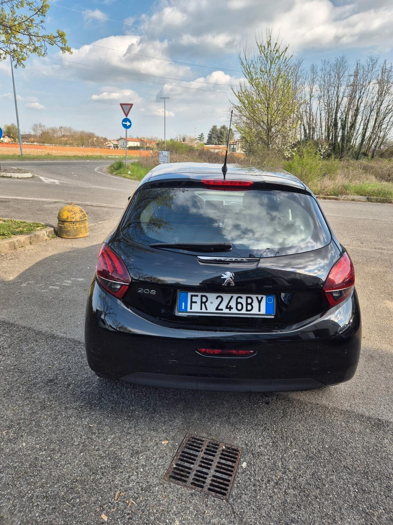 Peugeot 208 PureTech 82 5 porte Allure