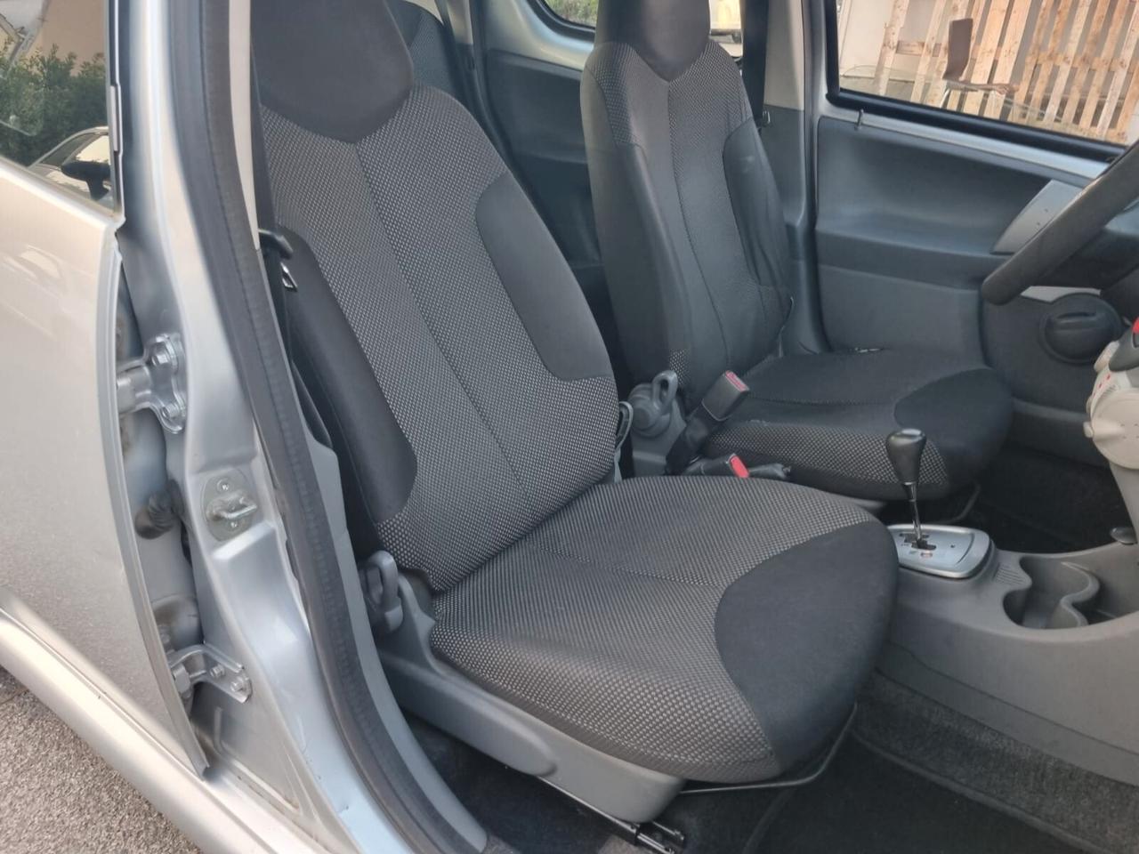 Toyota Aygo 1.0 12V VVT-i 5 porte Sol