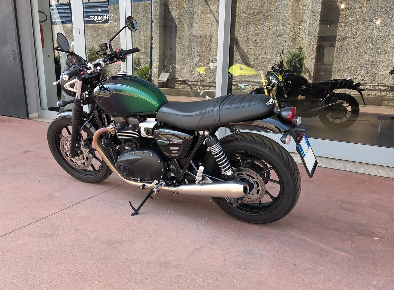 Triumph Speed Twin 900 Stealth Edition