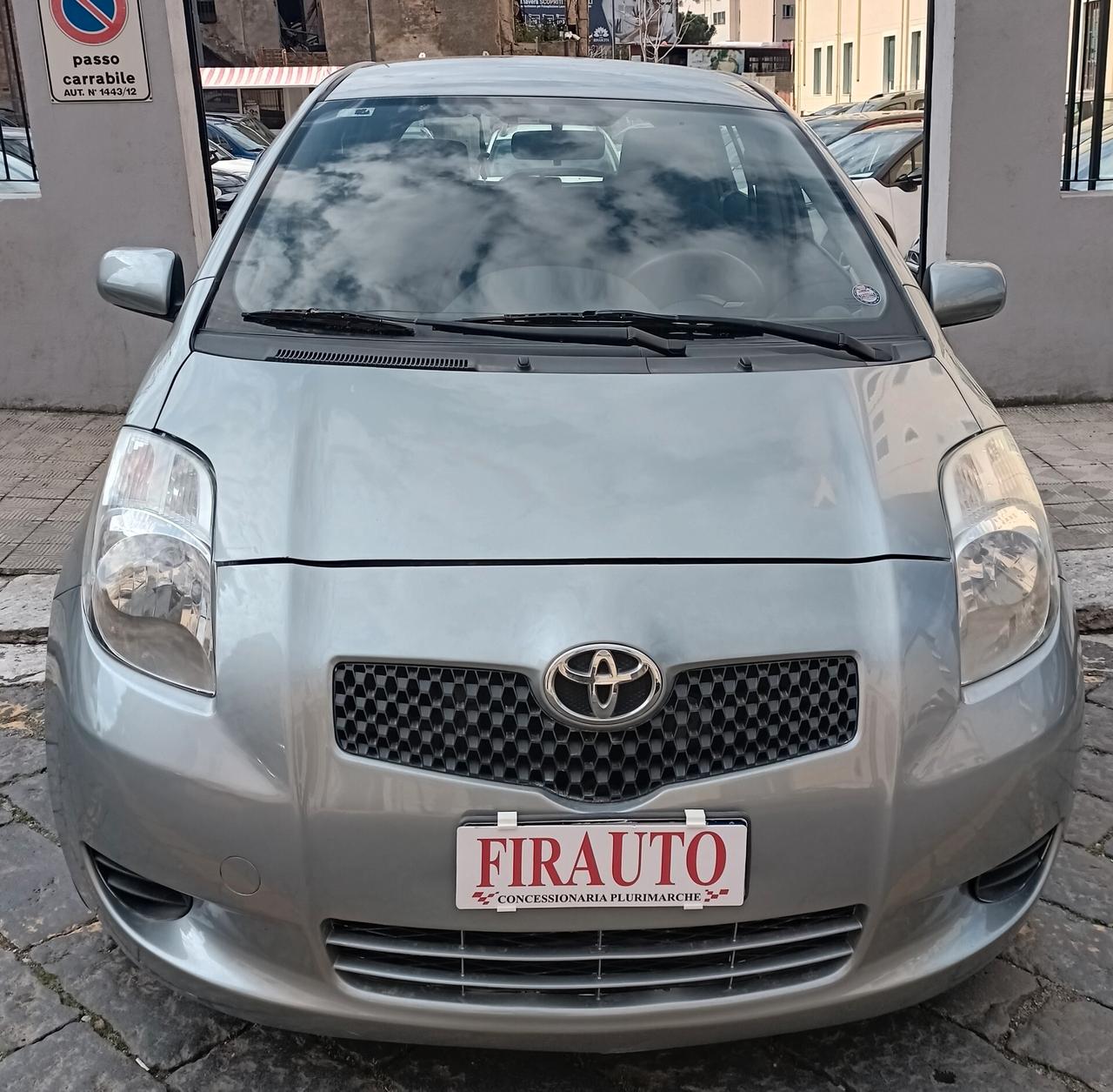 Toyota Yaris 1.0 5 porte