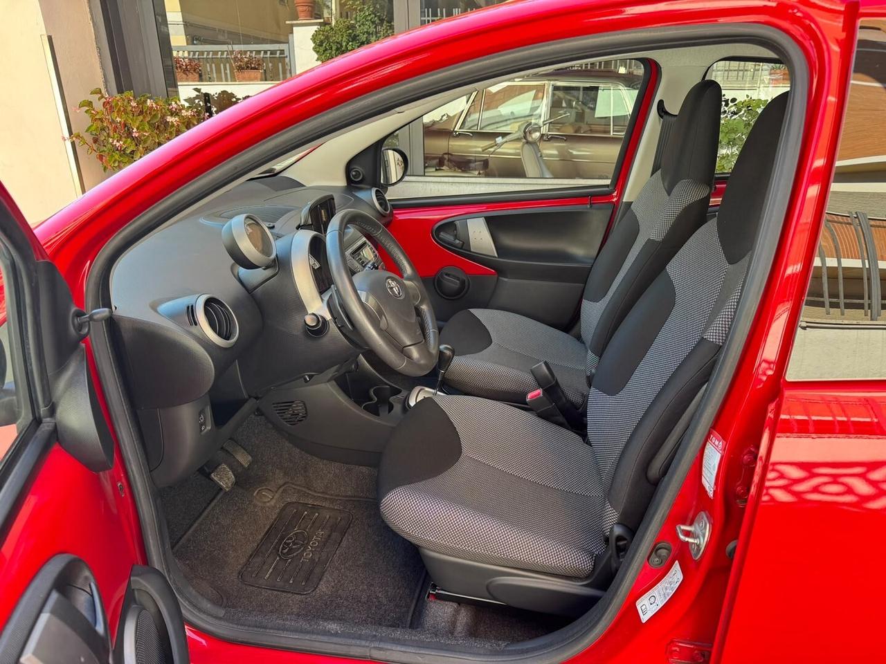 TOYOTA Aygo 1.0 12V VVT-i 5 porte Sol Connect MMT