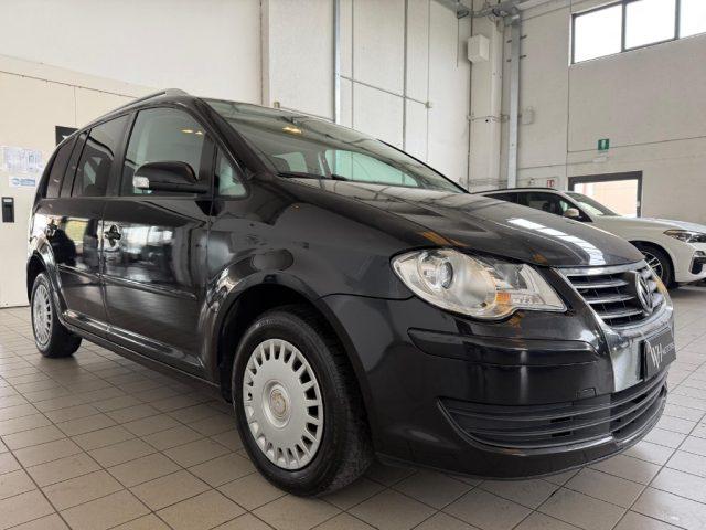 VOLKSWAGEN Touran 2.0 TDI DPF Trendline // 7 POSTI//
