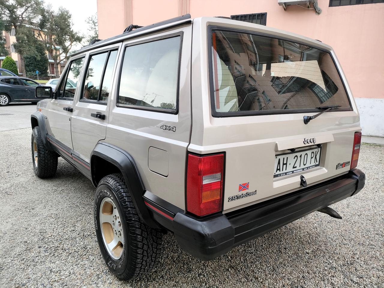 Jeep Cherokee 2.5 TD 5 porte Selec-Trac Country