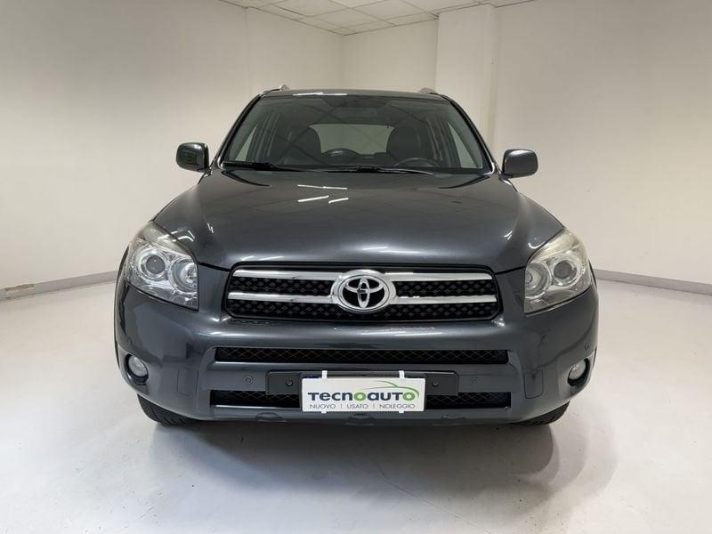 Toyota RAV4 RAV4 Crossover 2.2 d-cat Luxury 177cv