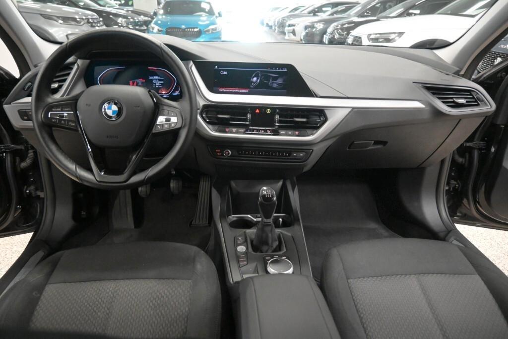 BMW 116D 115CV 6M. BUSINESS ADVANTAGE ( FARI LED - BMW DIGITAL COCKPIT - CRUISE - NAVI - MIRROR - PDC )