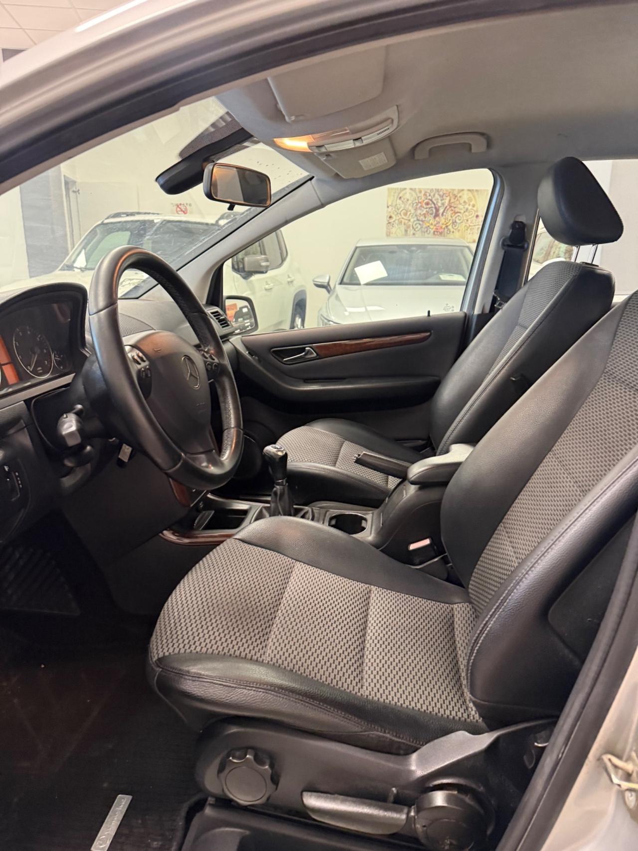 Mercedes-benz A 170 180 BlueEFFICIENCY Avantgarde