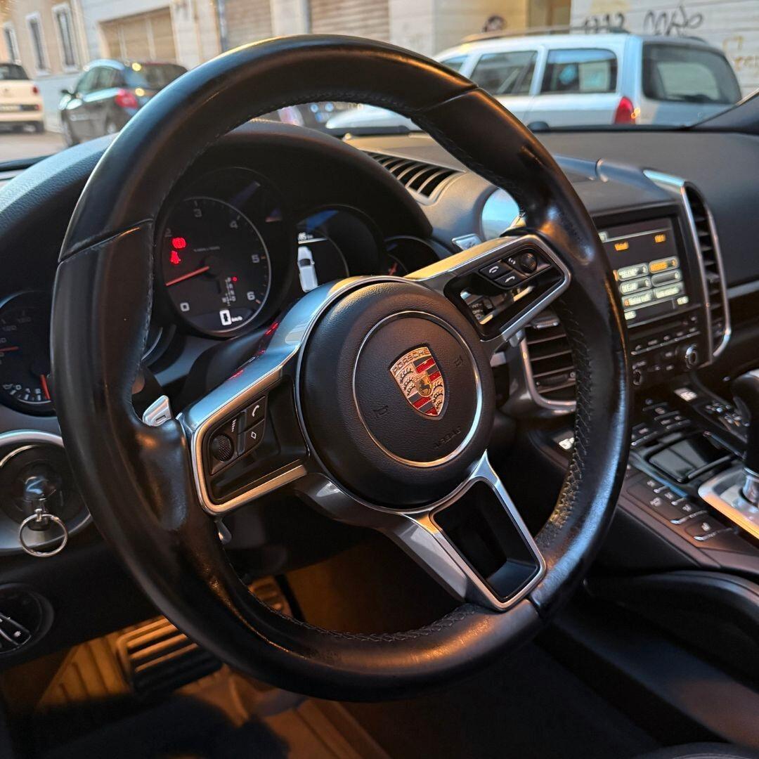 Porsche Cayenne 3.0 V6 262cv **FULL OPTIONAL**