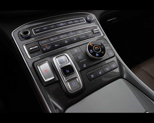 HYUNDAI Santa Fe 1.6 T-GDI PHEV 4WD AT 7 posti XCLASS