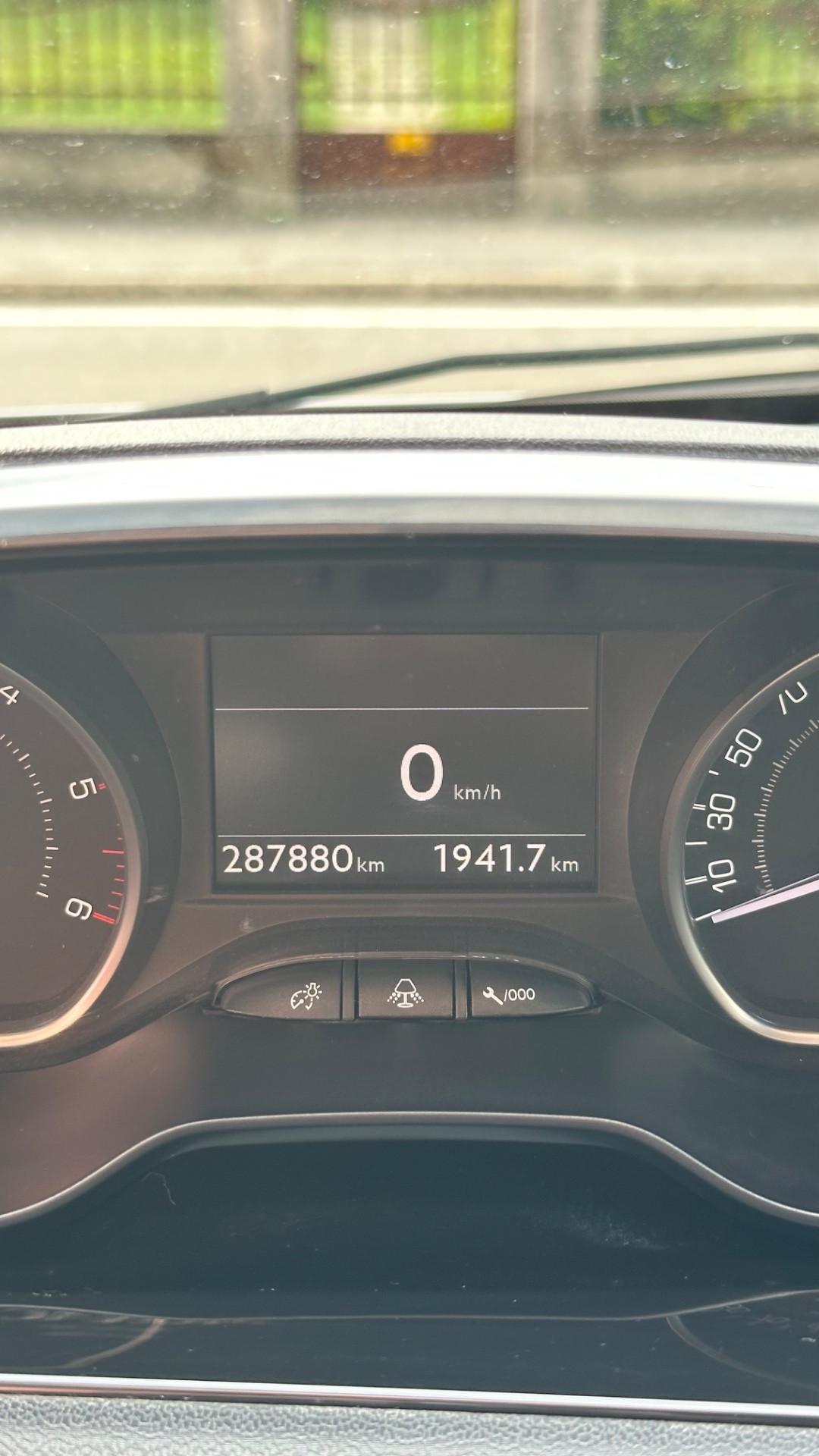 Peugeot 208 1.4 HDi 68 CV 3 porte Allure