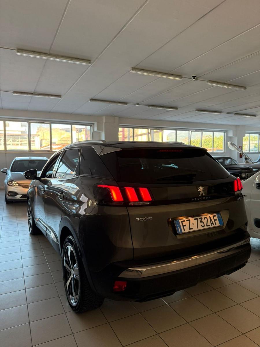 PEUGEOT - 3008 - BlueHDi 130 S&S EAT8 Allure Pack