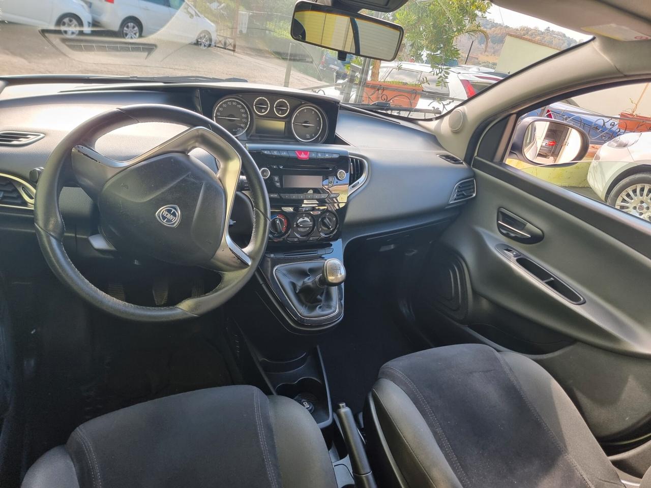 Lancia Ypsilon 1.3 MJT 16V 95 CV 5 porte S&S Silver