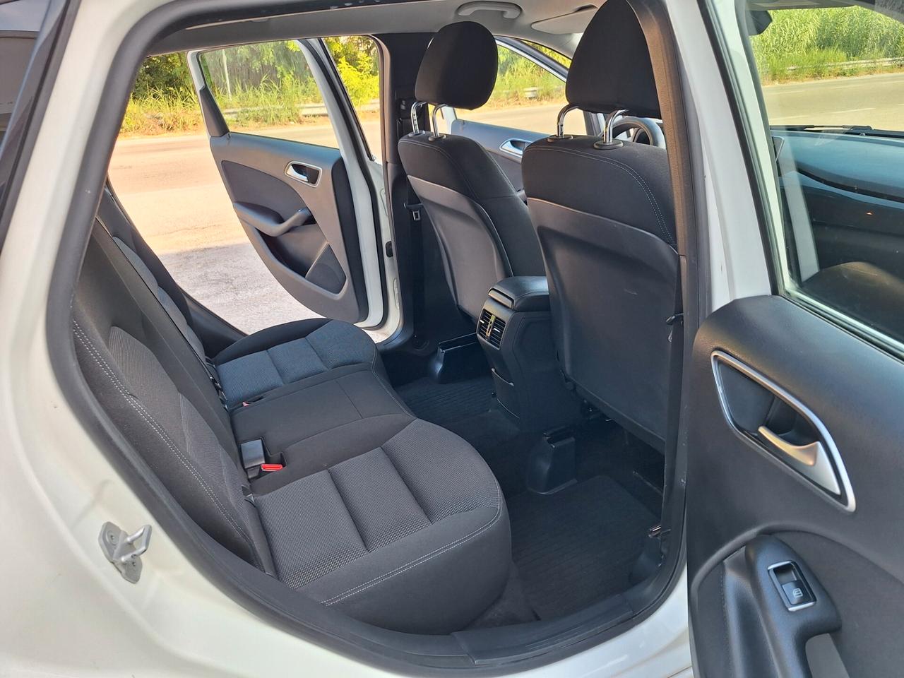 Mercedes-benz B 180 CDI BlueEFFICIENCY Executive NAVI TEL RETROCAMERA