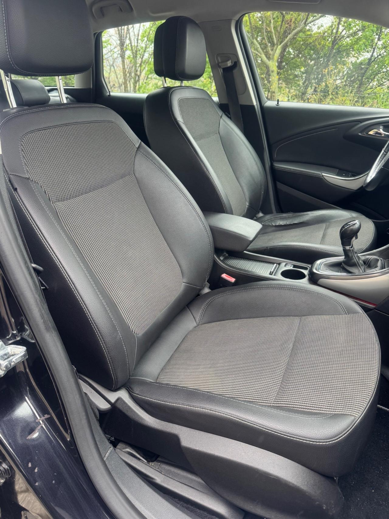 Opel Astra 1.7 CDTI 110CV SW 2012