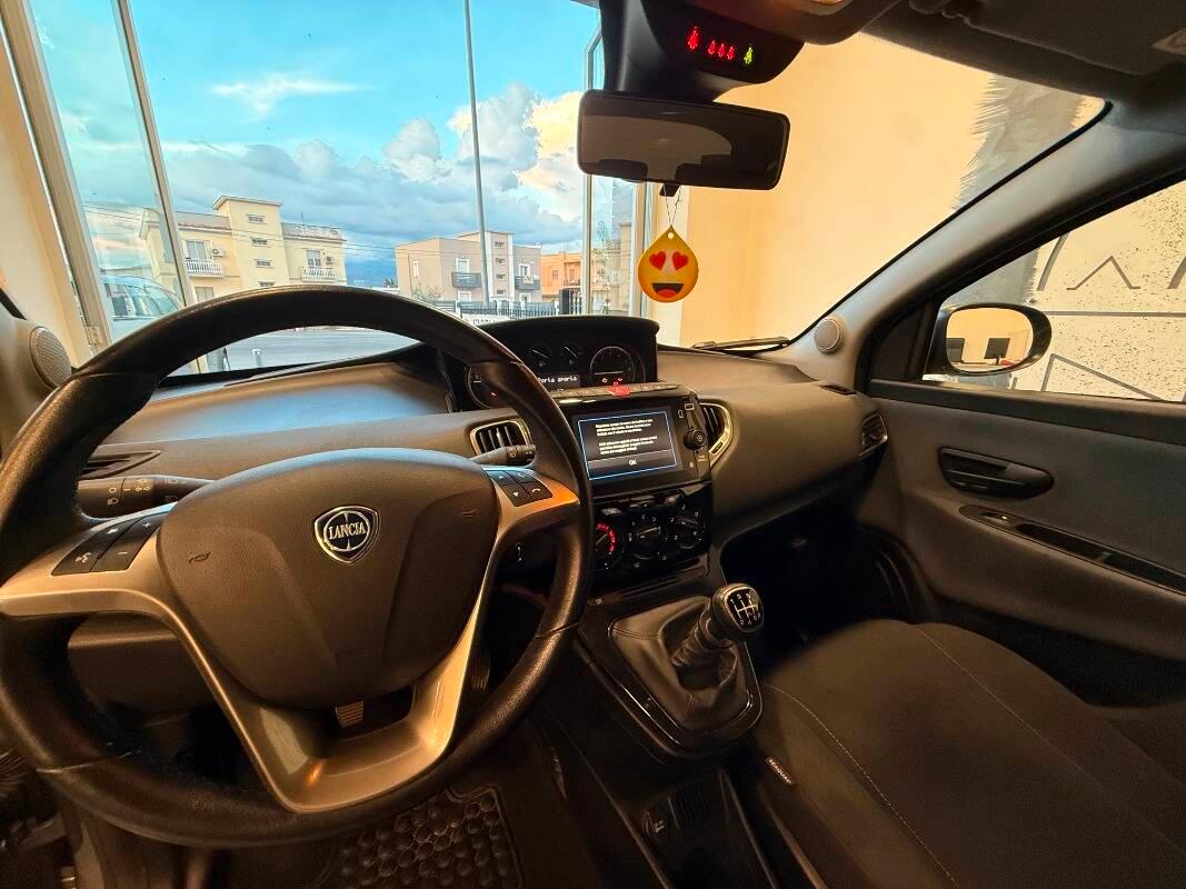 Lancia Ypsilon III 1.0 firefly hybrid Gold s&s 70cv 5p.ti