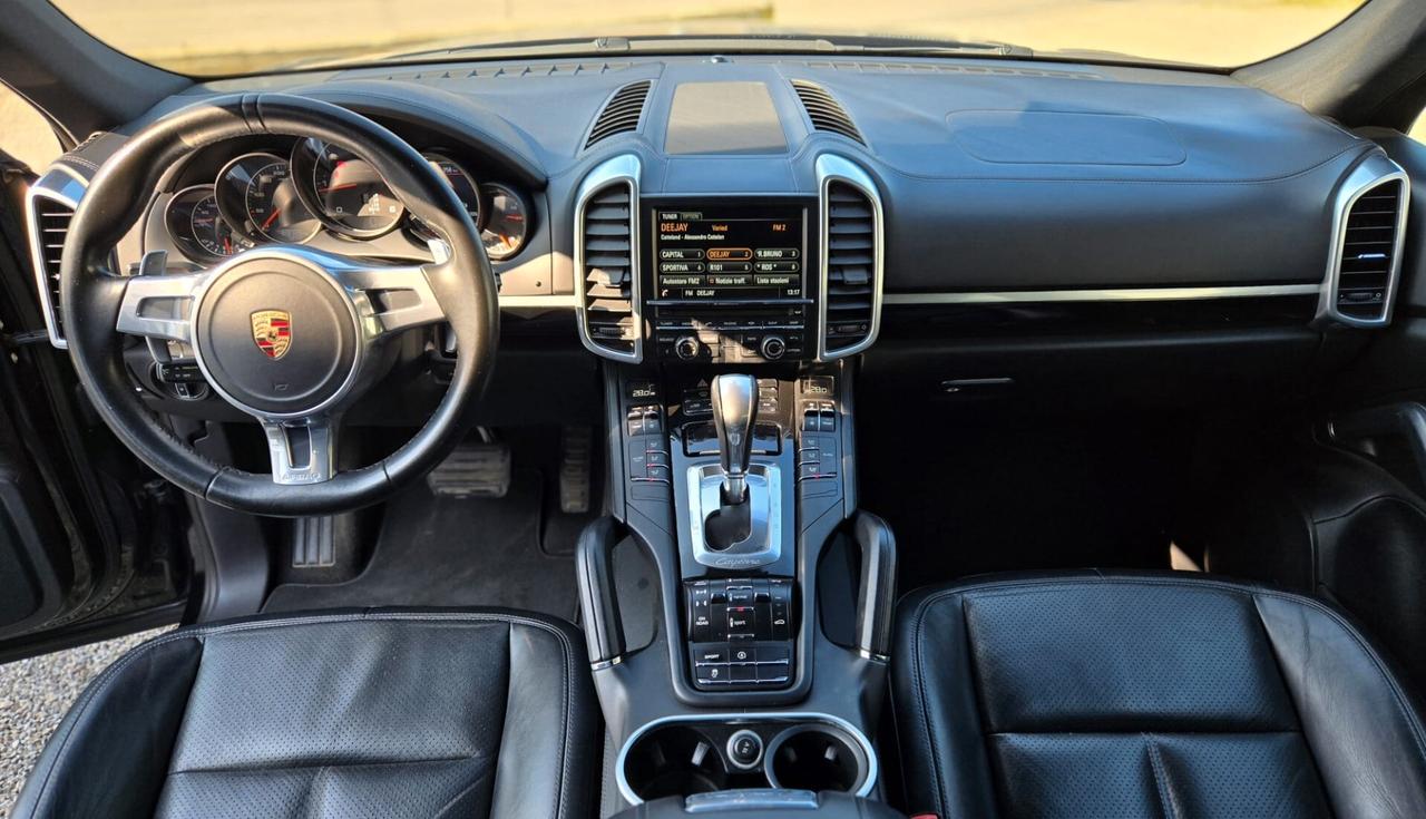 Porsche cayenne 3.0 V6 TDI platinum edition