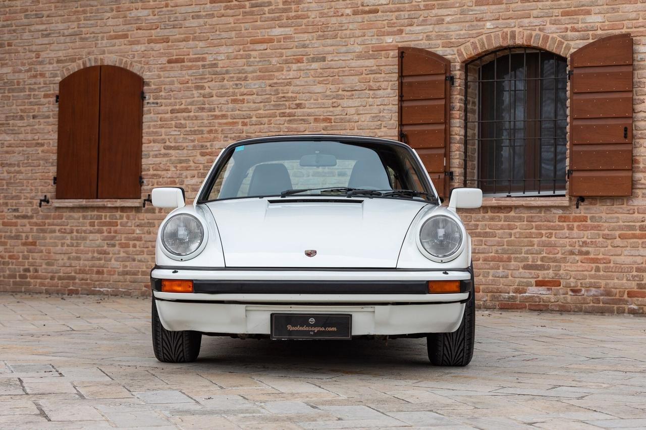 Porsche 911 CARRERA 3.2 G50 TARGA - RDS01800
