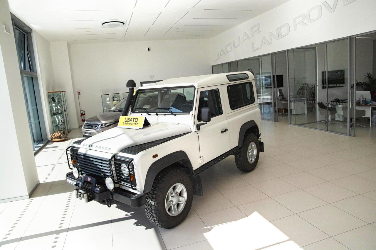 Land Rover Defender 90 2.4 TD4 Station Wagon S
