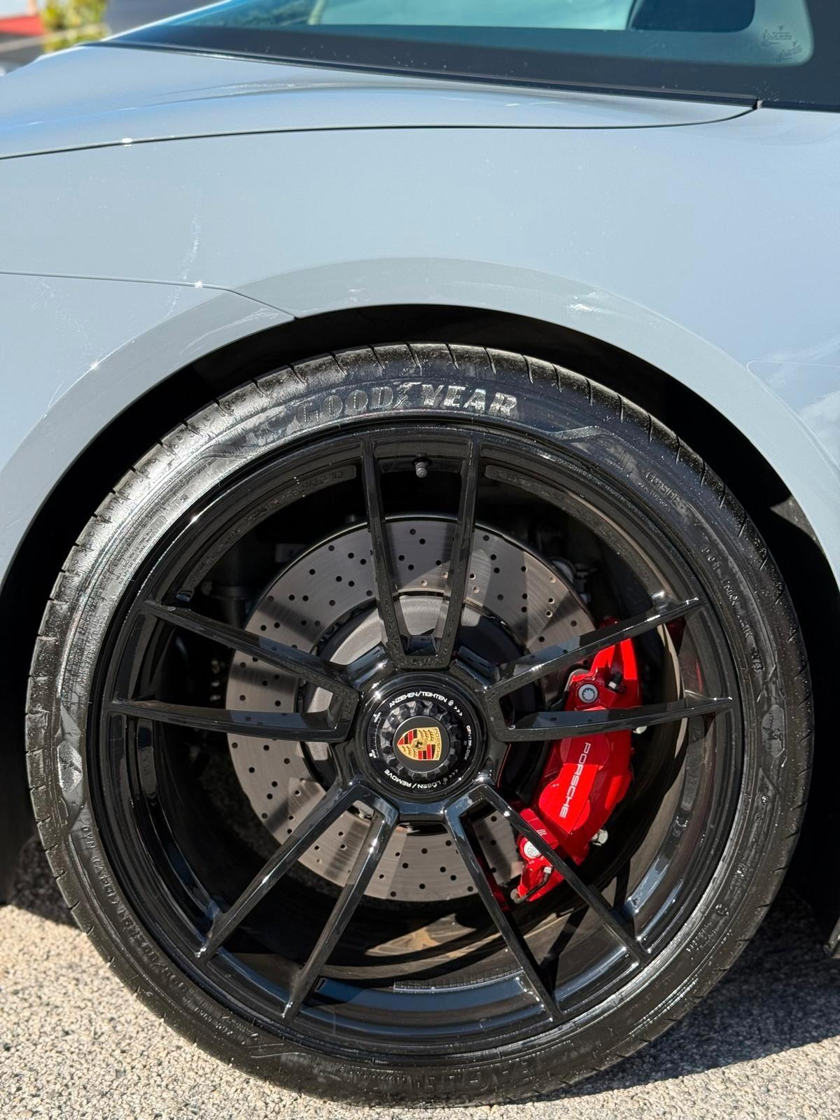 Porsche 911 Carrera 4 GTS Cabriolet