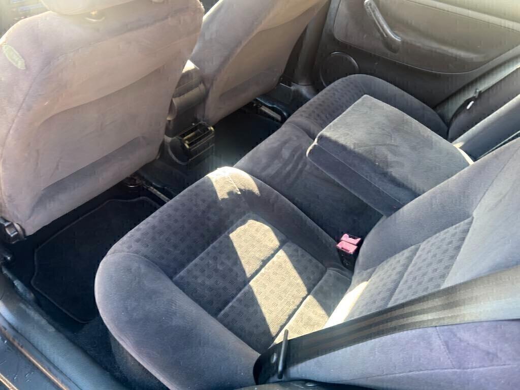 Volkswagen Golf 1.6 16V cat 5p. Highline GPL