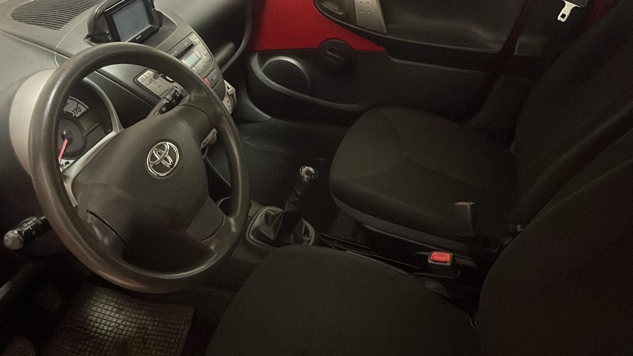 Toyota Aygo 1.0 12V VVT-i 5 porte Active Connect