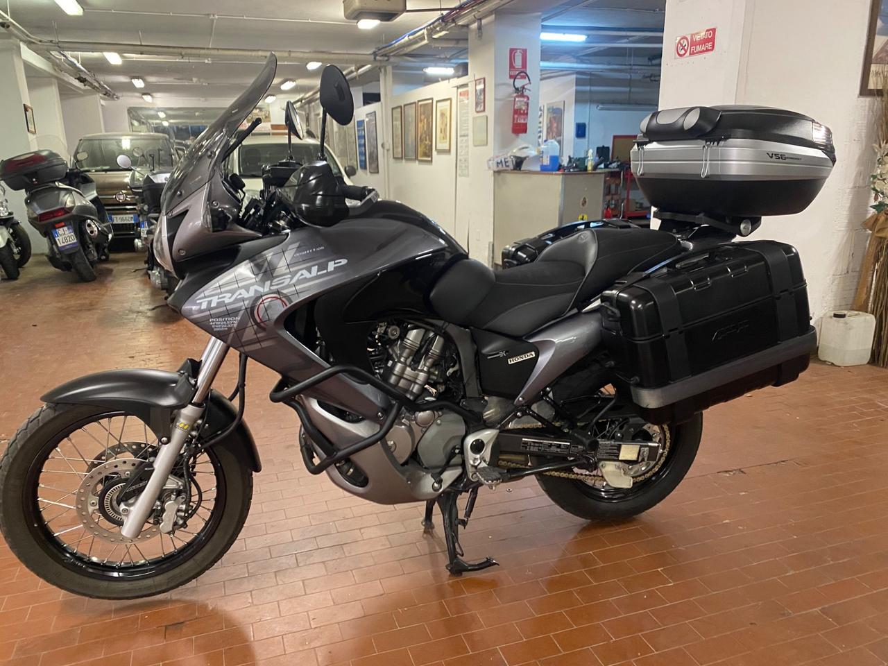 Honda XL 700 VA Transalp anno 2009 km 50000 Full Optional