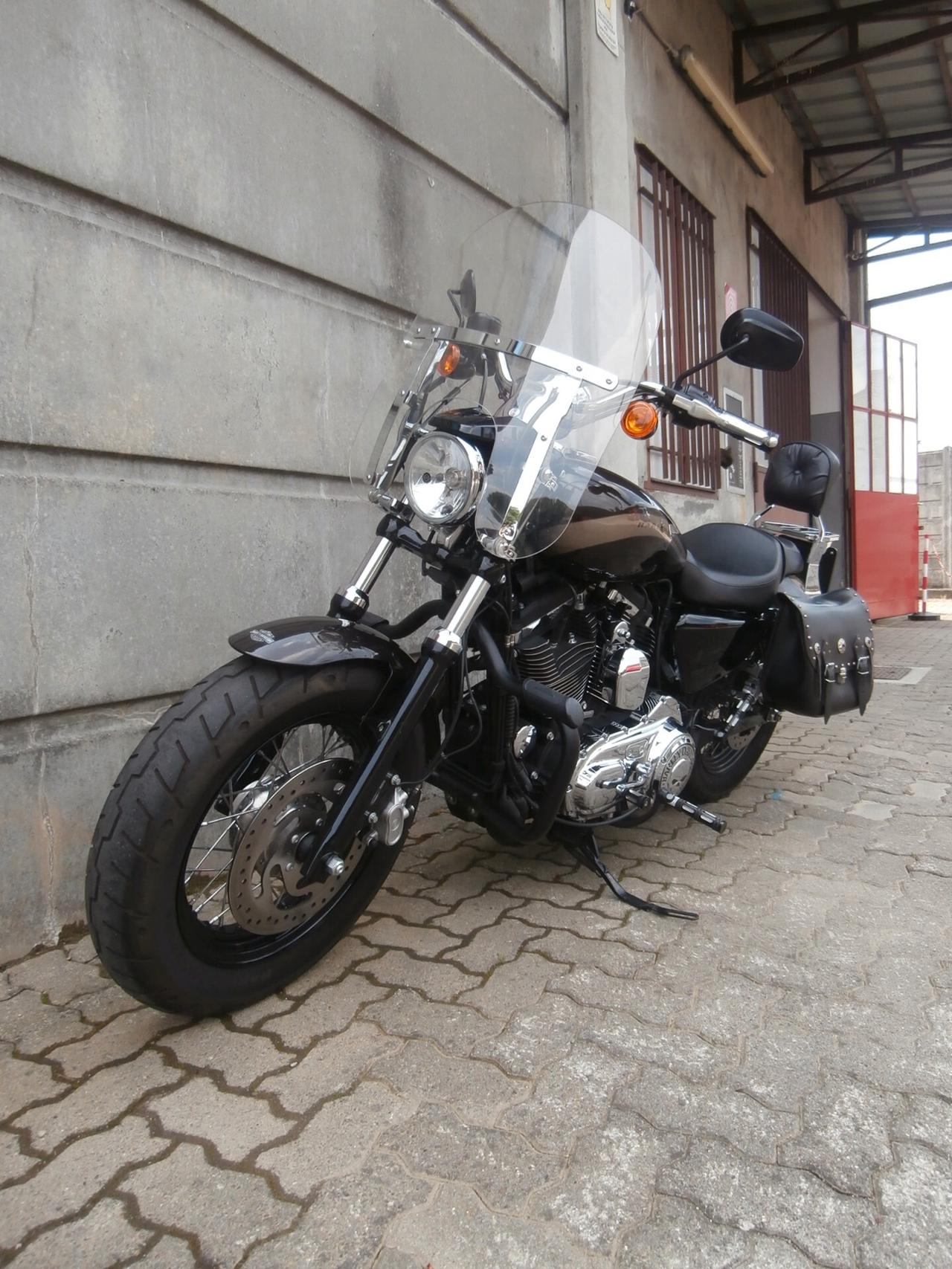 Harley-davidson 1200 Sportster Custom (2017) - XL 1200C passaggio incluso.