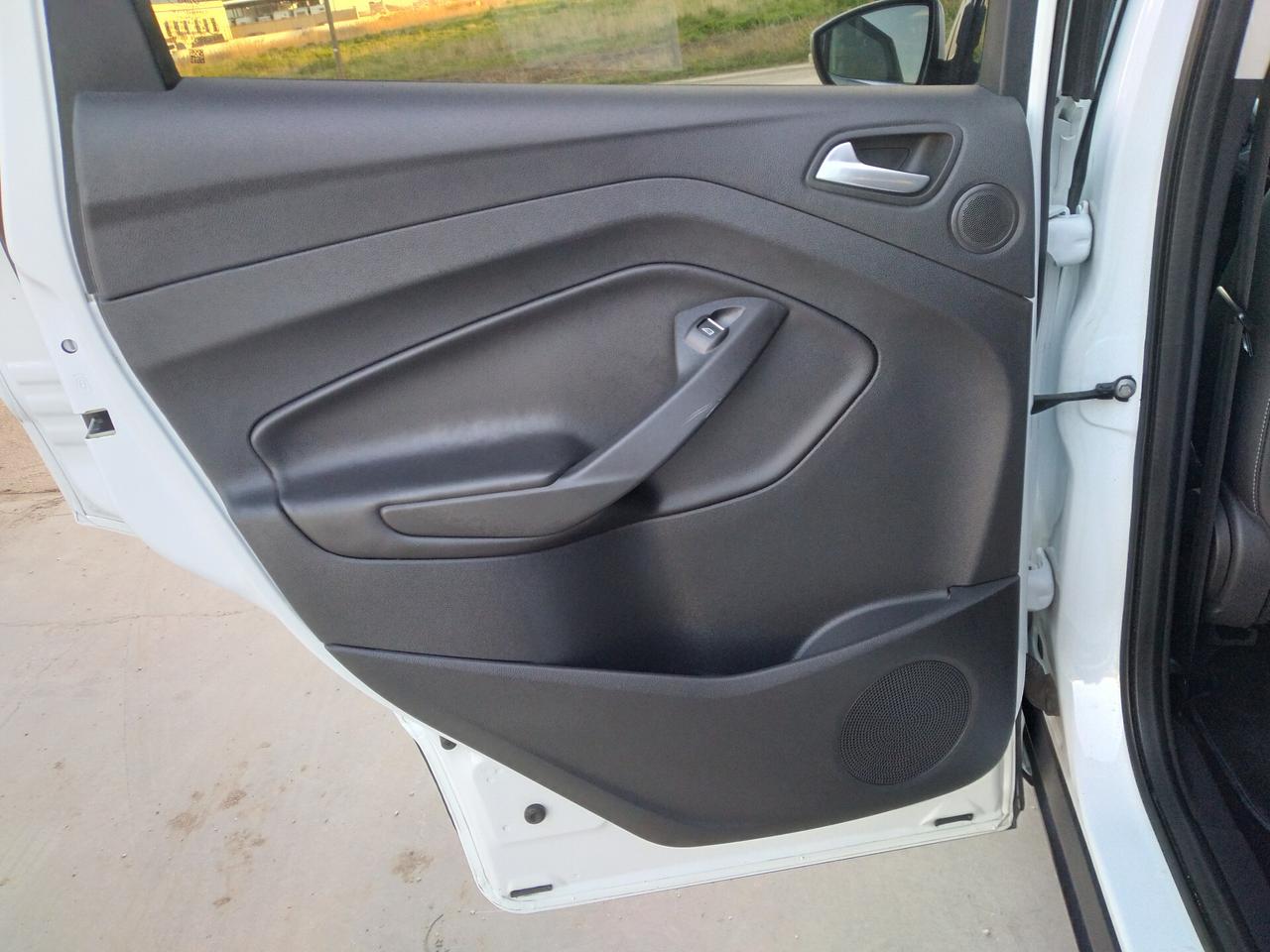 Ford Kuga 2.0 TDCI 140 CV 2WD Titanium