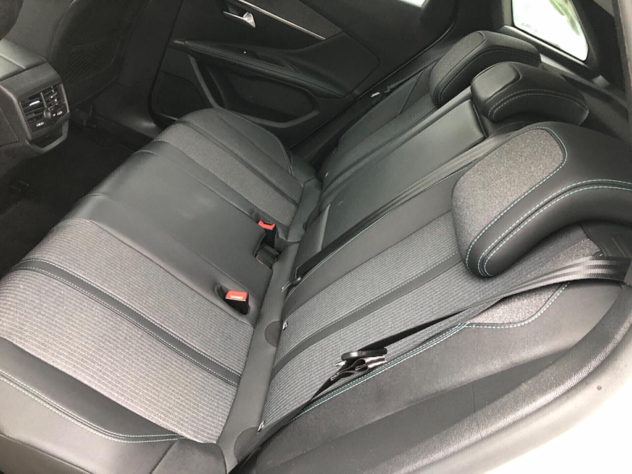 Peugeot 3008 BlueHDi 130 S&S EAT8 Allure Pack