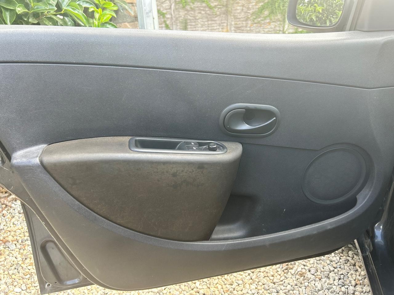 Renault Clio 1.2 16V 5 porte Le Iene