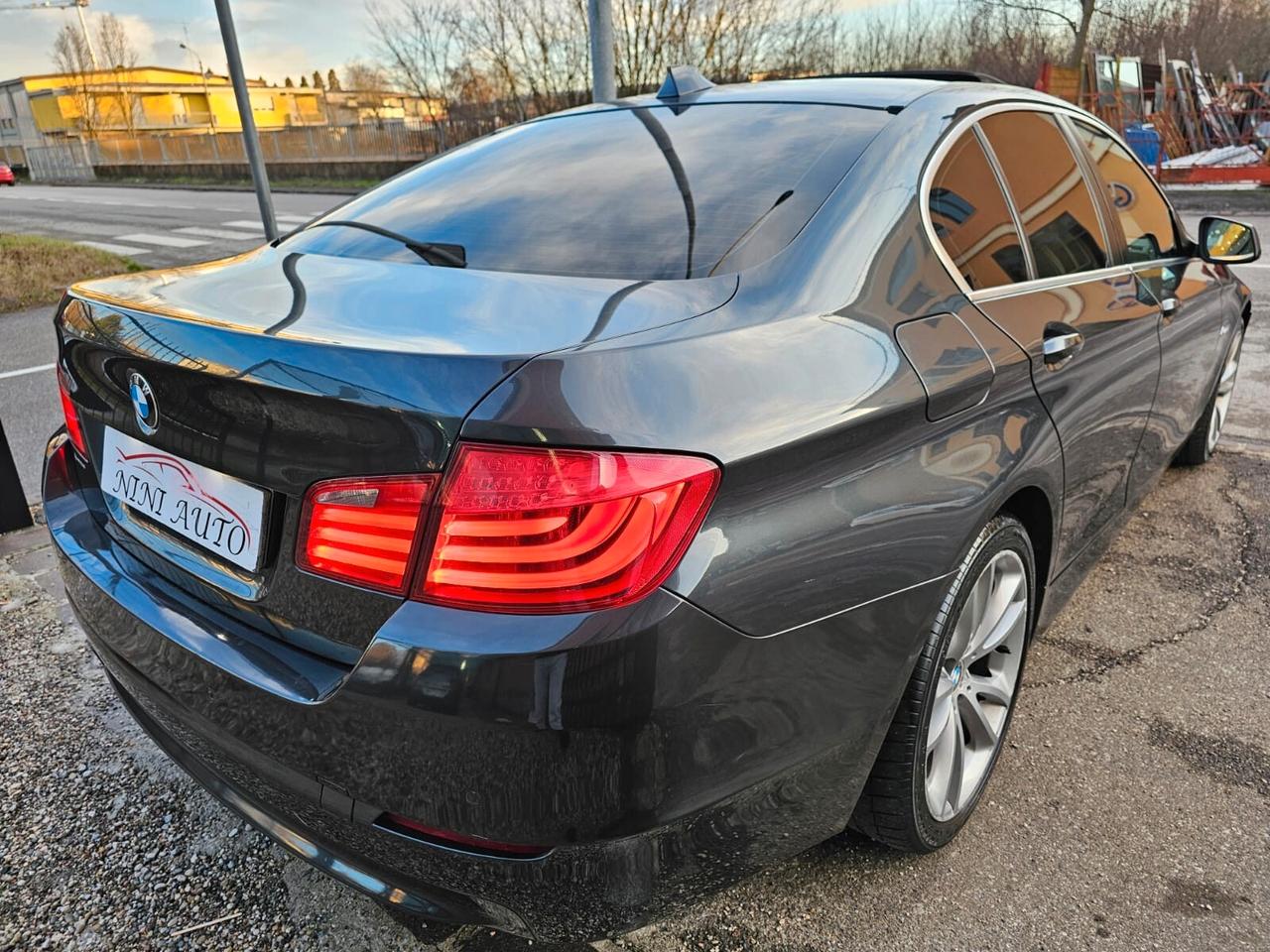 Bmw 520d 184cv Futura*Aut*Navi*Tetto*Pdc*19*Bi-Xeno*