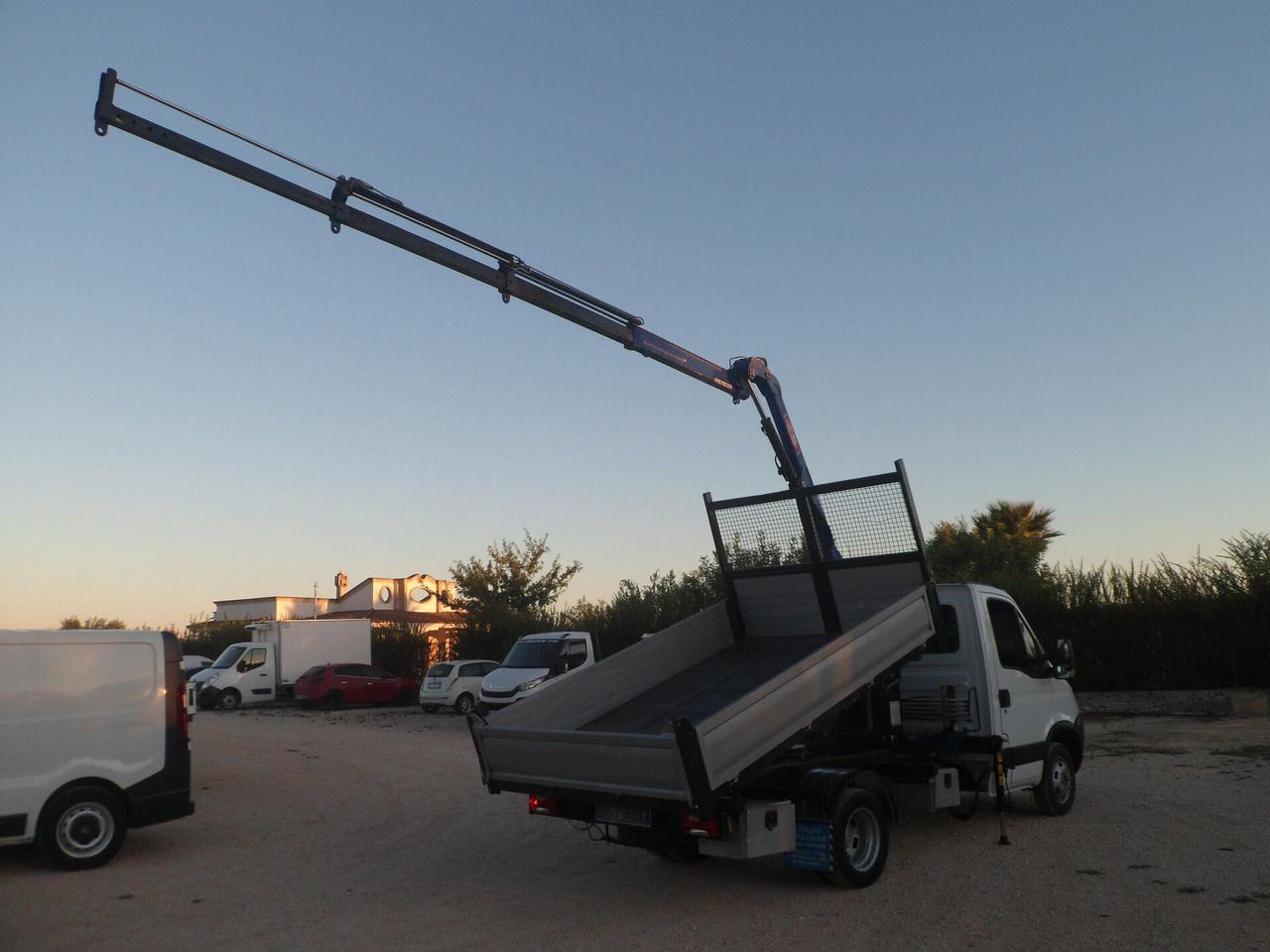 Iveco Daily 35c15 ribaltabile con gru