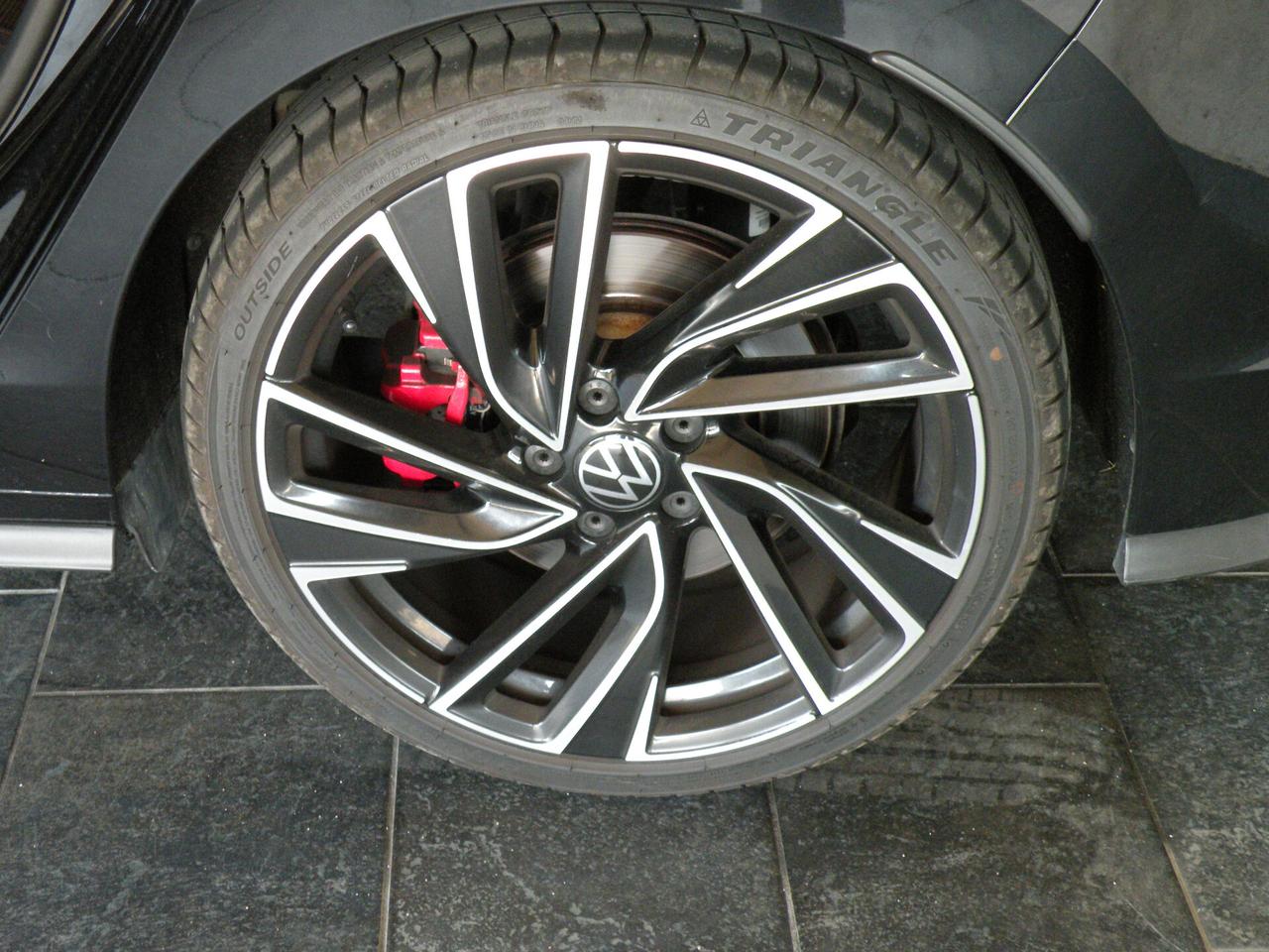 Volkswagen Golf GTI 2.0 TSI